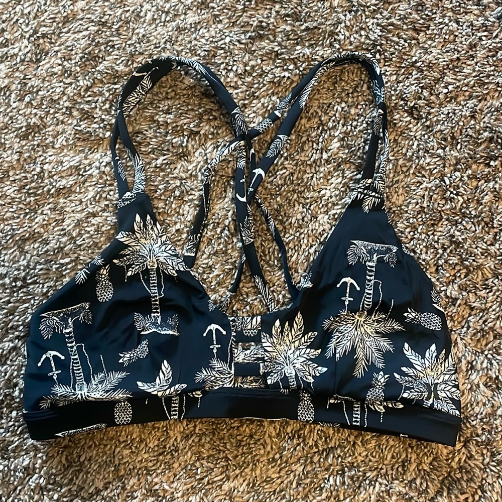 Black and white Hurley bikini set